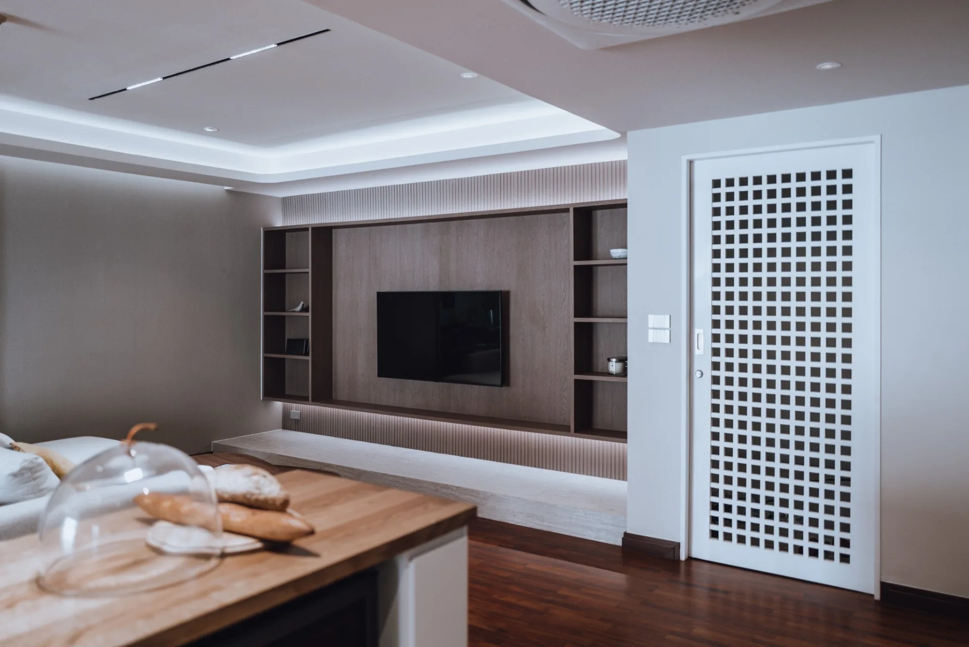 Property photos for Supreme Elegance