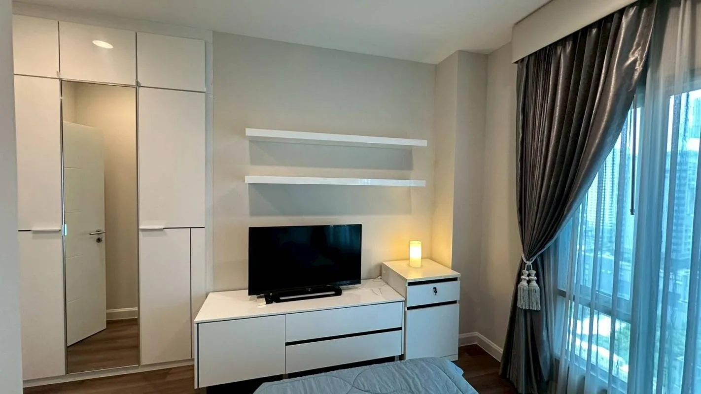 Property photos for The Crest Sukhumvit 34