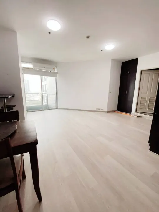 Property photos for Baan Sathorn Chaopraya