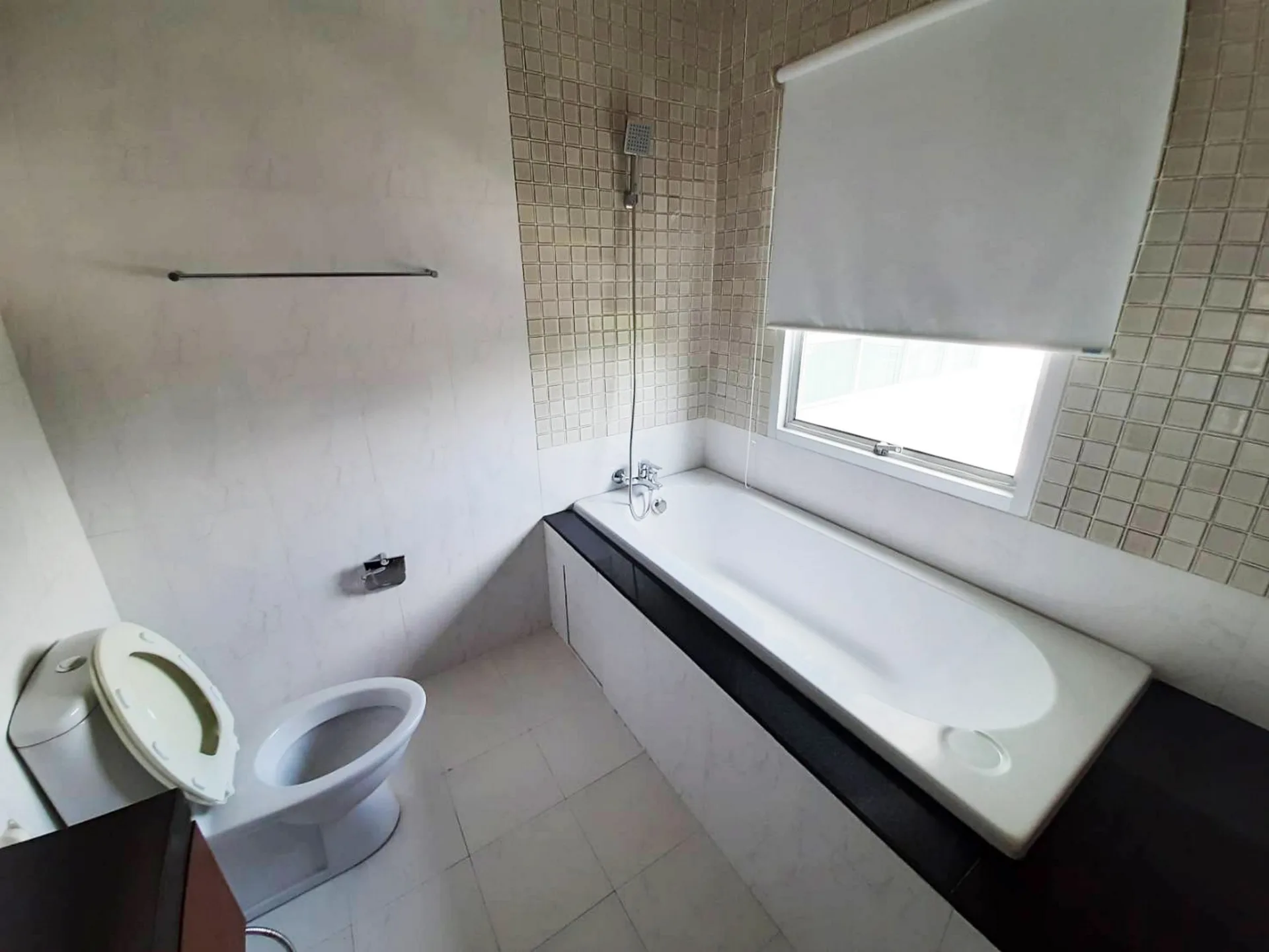 Property photos for Royal Residence Park
