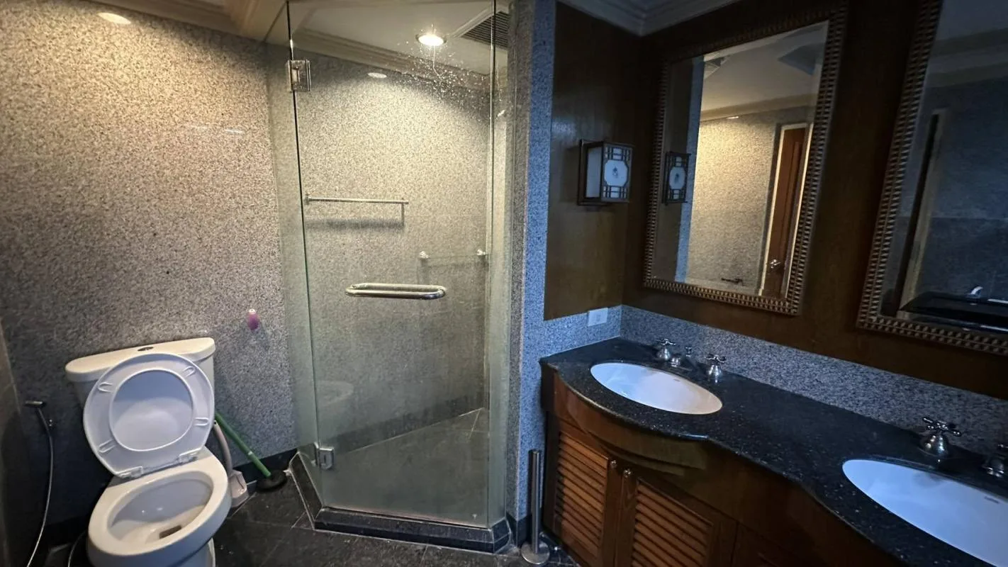 Property photos for State Tower