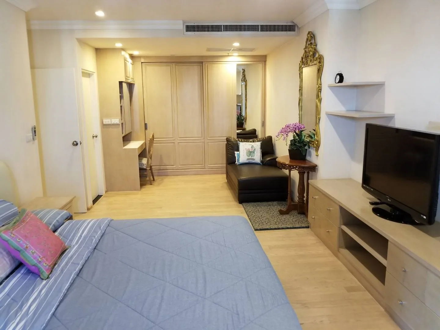 Property photos for Noble Remix