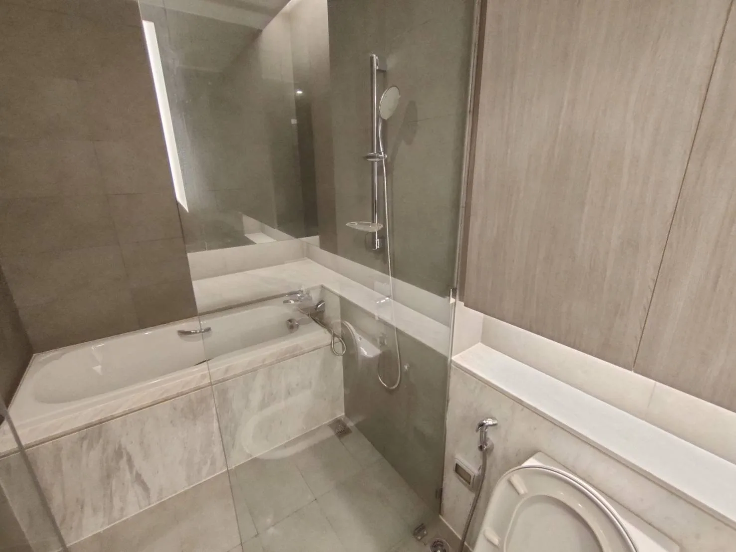 Property photos for Piya Residence 28 -30