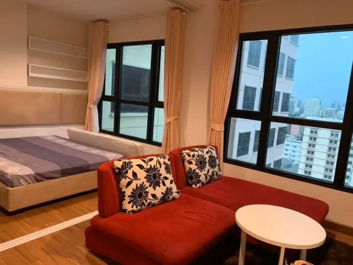 Property photos for The Crest Phahonyothin 11