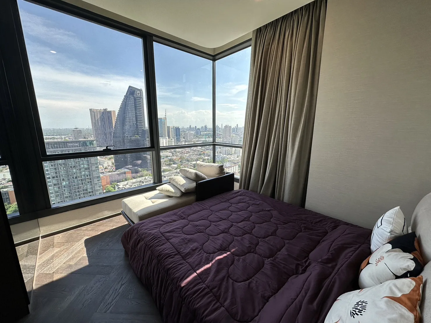 Property photos for The Esse Sukhumvit 36