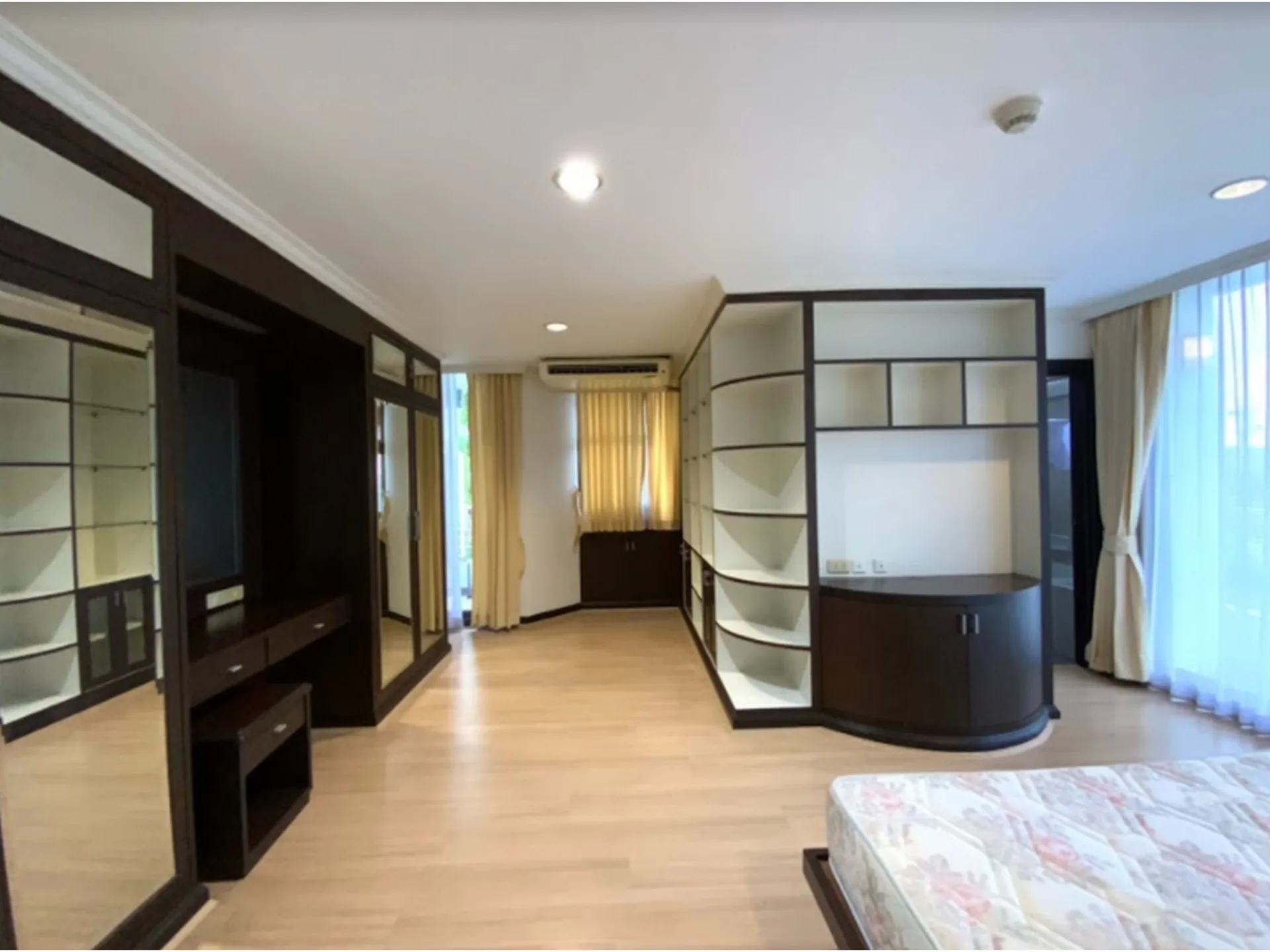 Property photos for Supalai Place