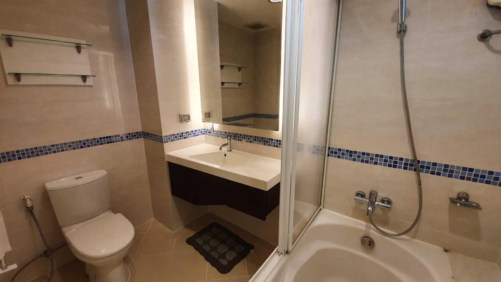 Property photos for Life Sukhumvit 65