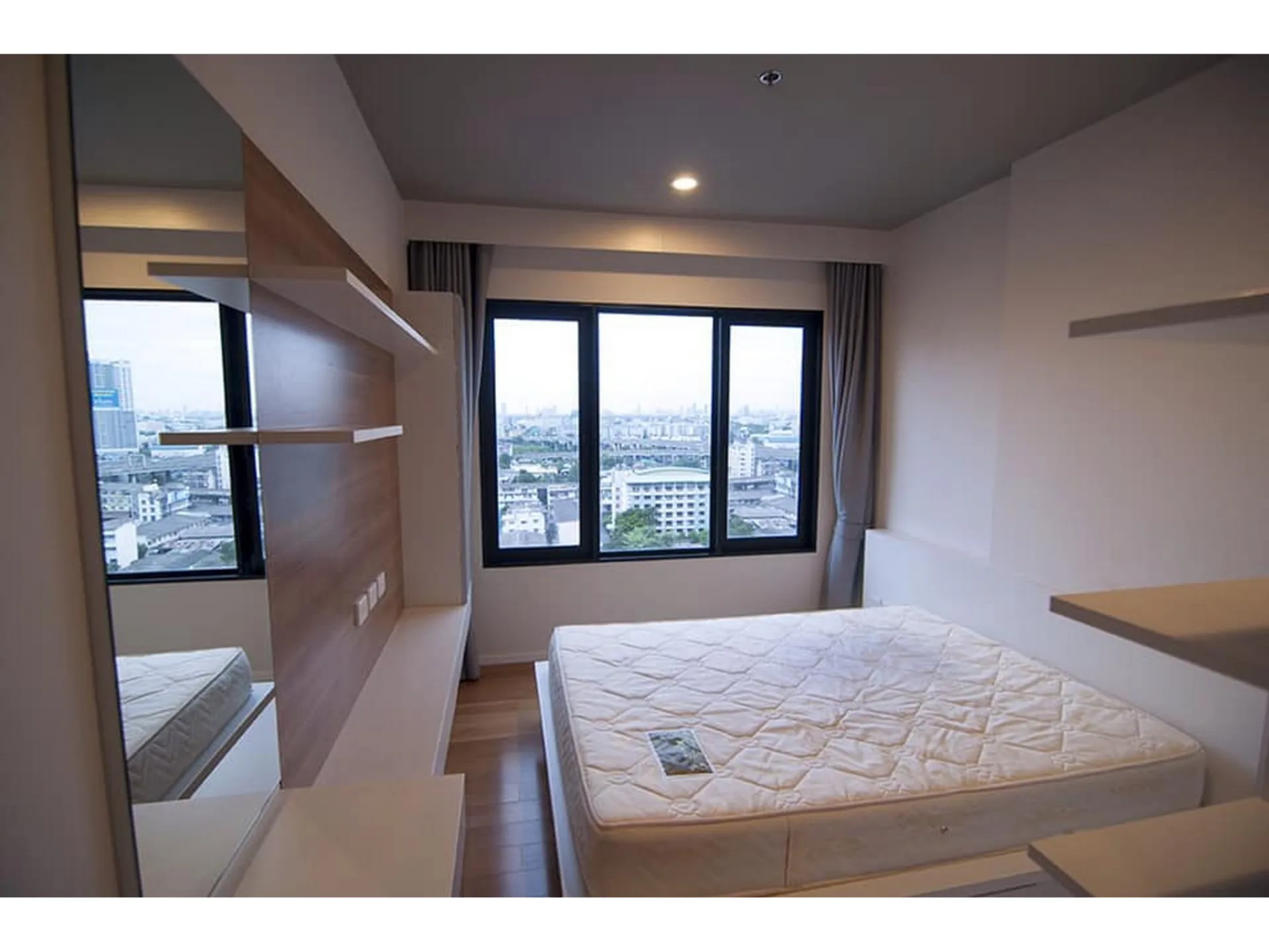 Property photos for Blocs 77