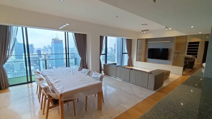 Property photos for The Met