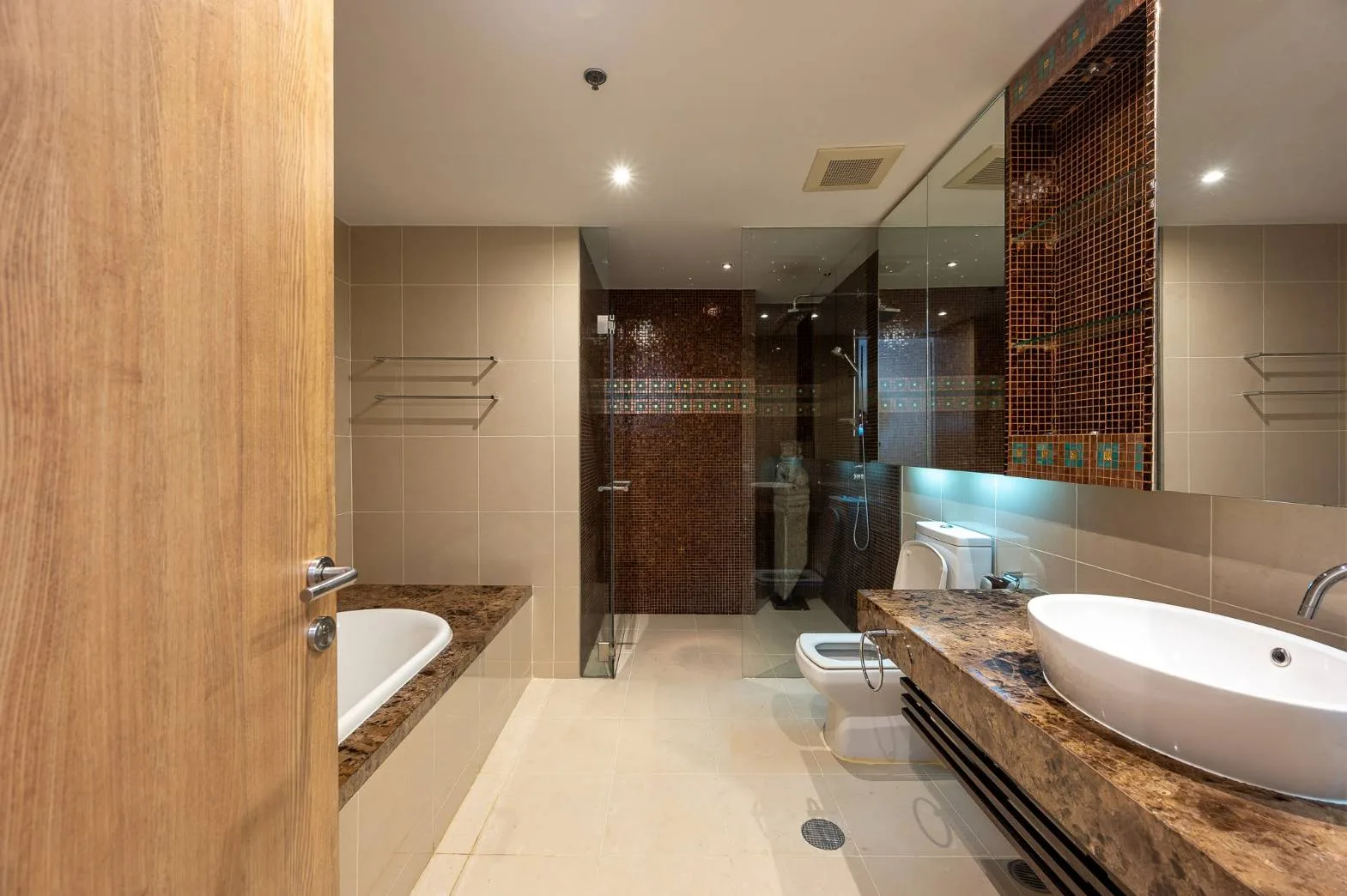 Property photos for The Legend Saladaeng