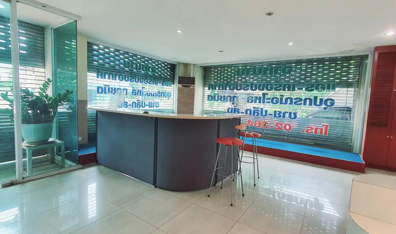 Property photos for Office Charoen Rat 7