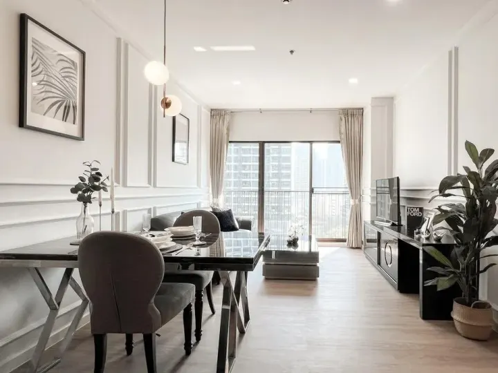 Property photos for Noble Refine