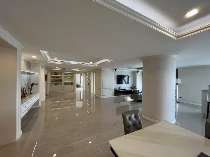 Property photos for State Tower