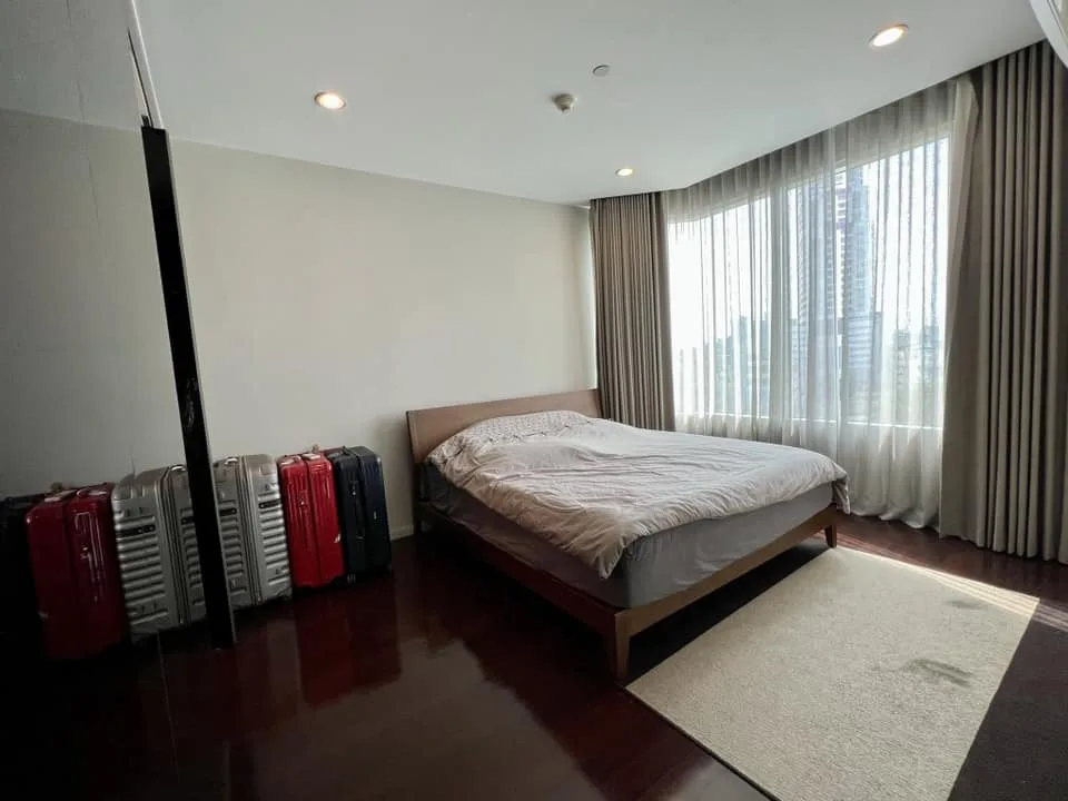 Property photos for Watermark Chaophraya