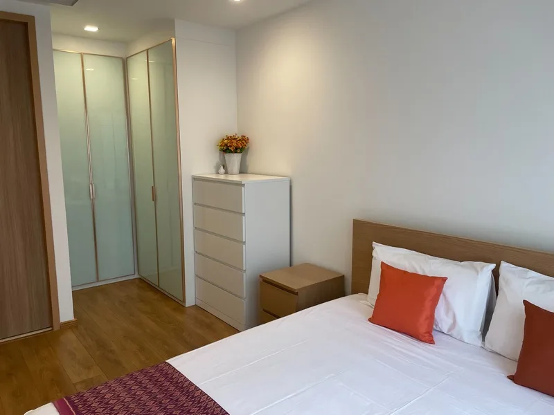 Property photos for Noble BE 33