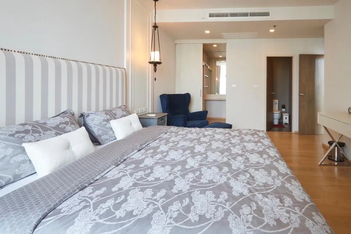Property photos for Noble ReD