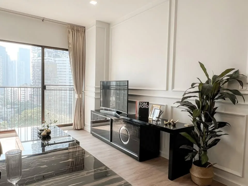 Property photos for Noble Refine
