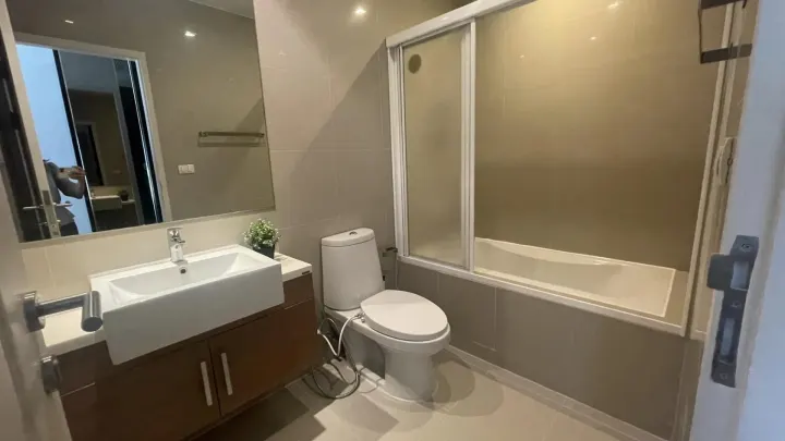Property photos for Noble Refine