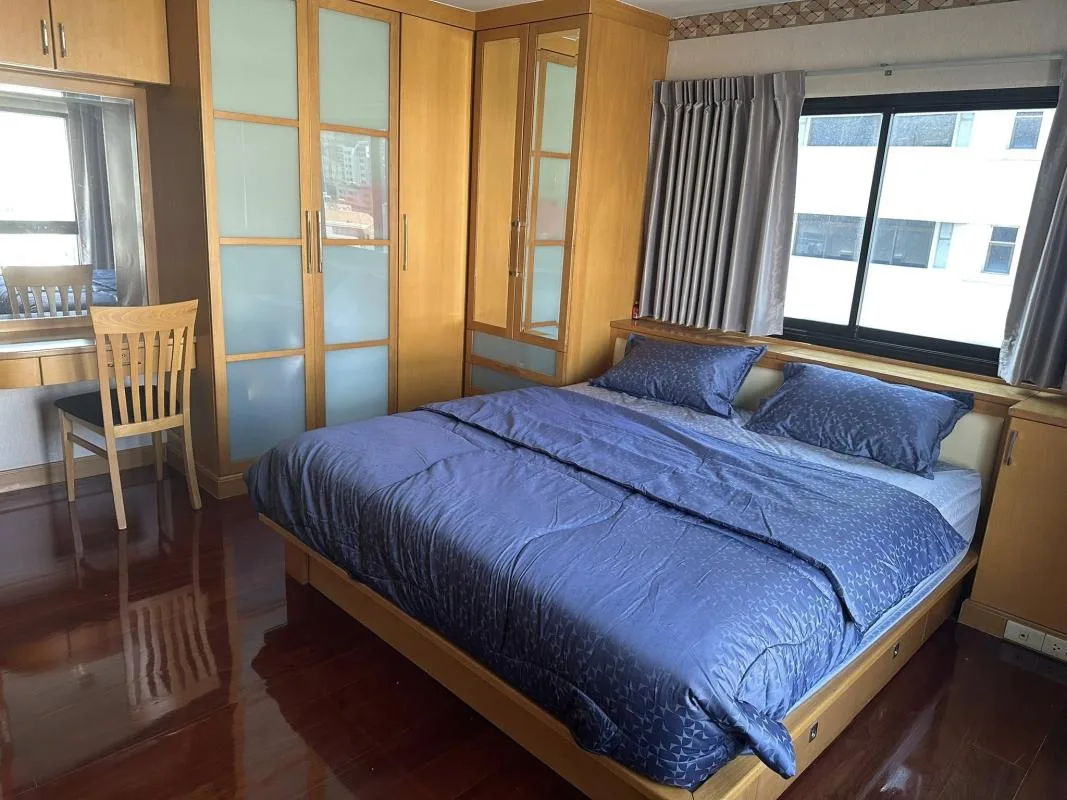 Property photos for Baan Ploenchit