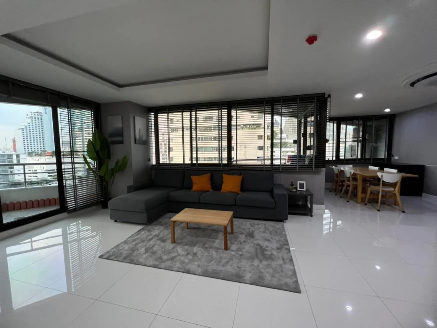 Property photos for Lake Avenue 16