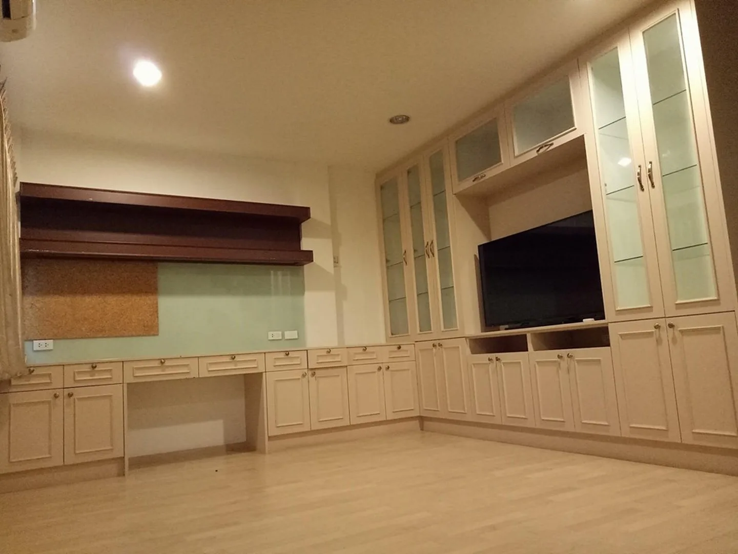 Property photos for Noble Cube Pattanakarn