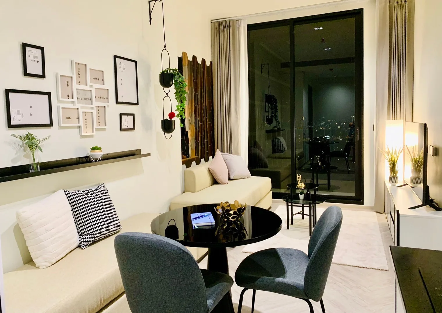 Property photos for Chapter Charoennakhorn-riverside