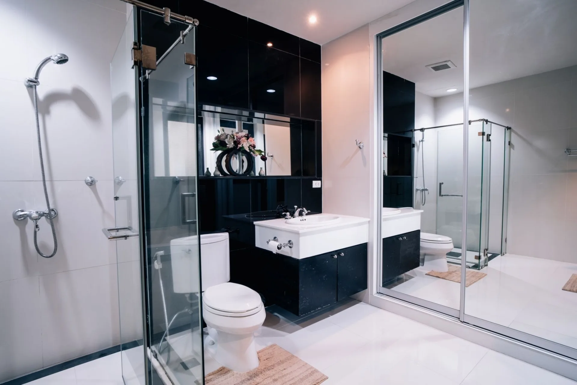 Property photos for The Address Chidlom
