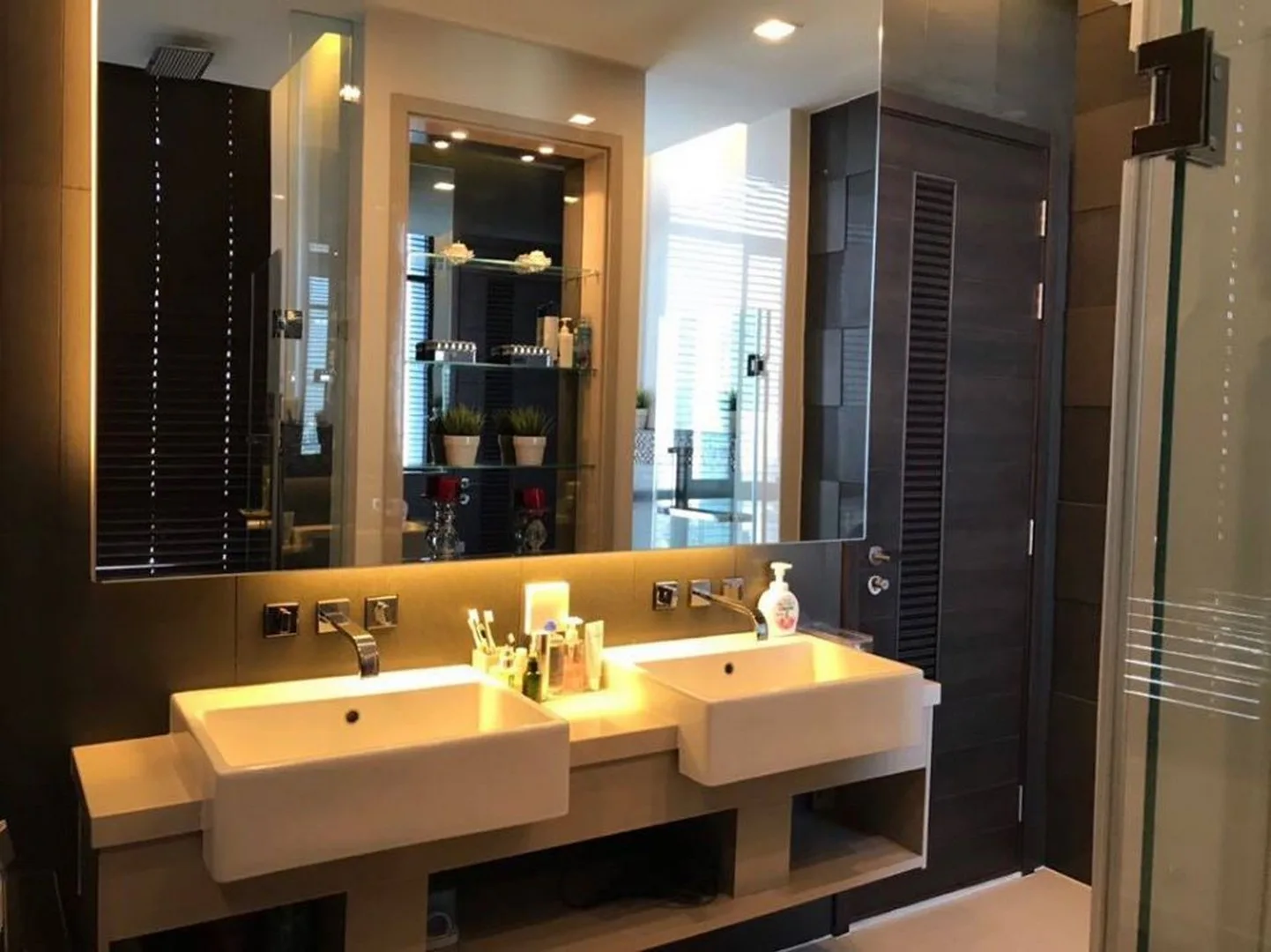 Property photos for Ivy Ampio
