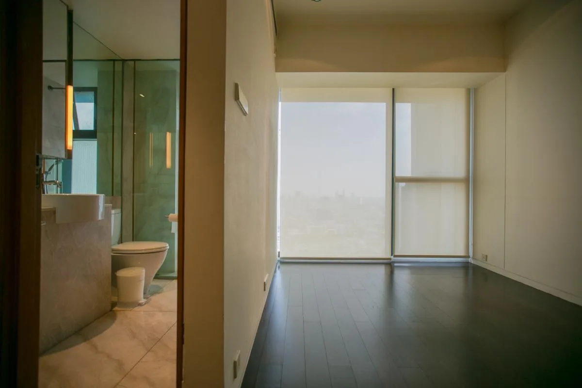Property photos for The Met