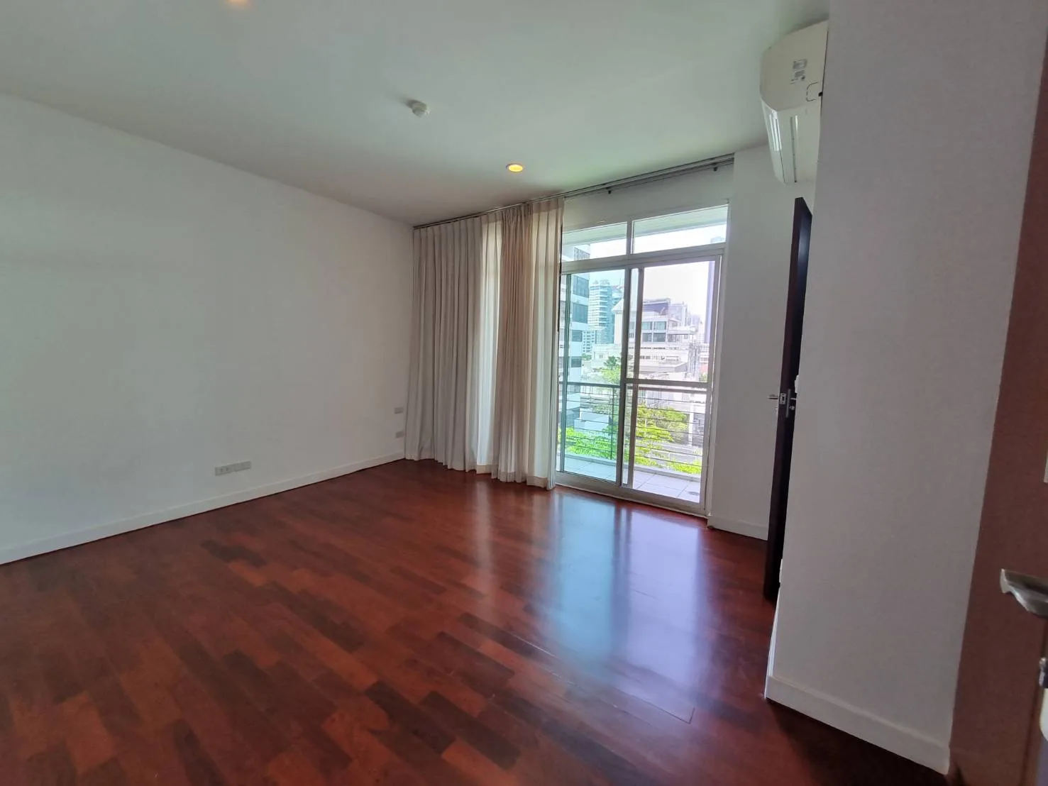Property photos for The Verandah - Sukhumvit Soi 23