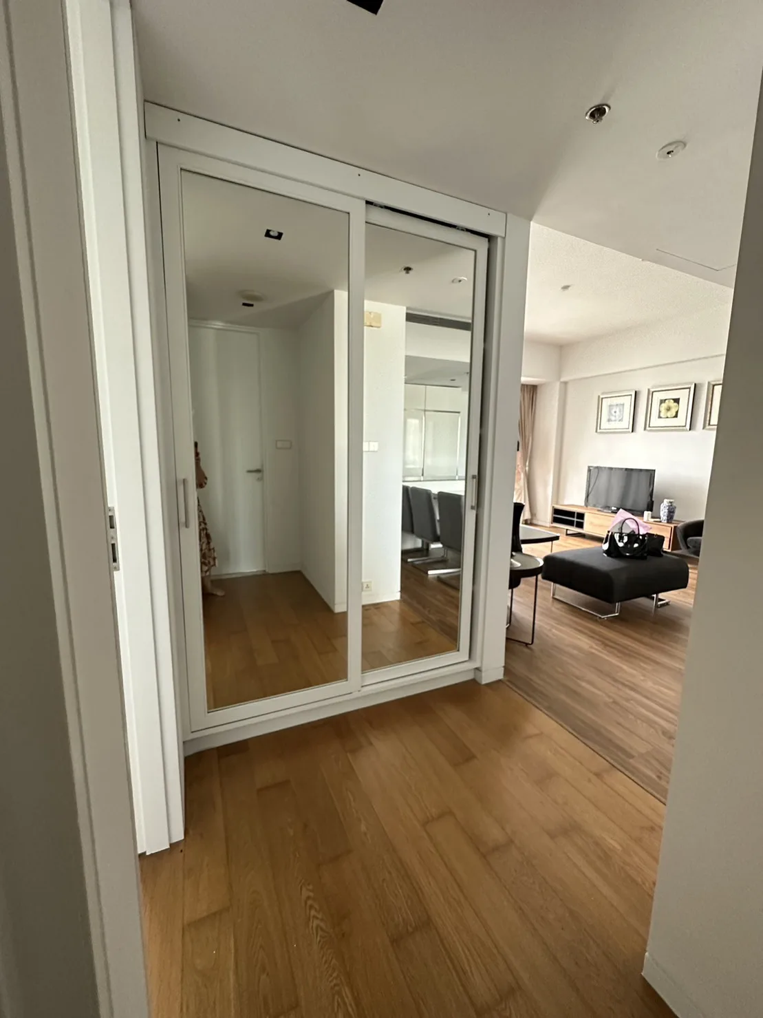 Property photos for The Met