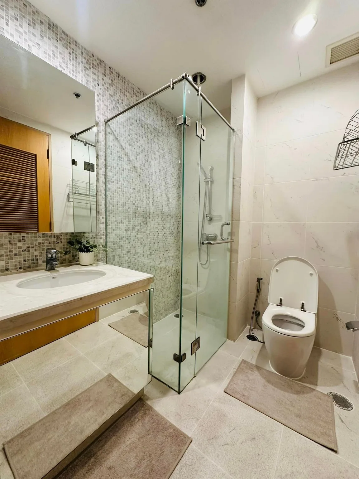 Property photos for The Royal Saladaeng