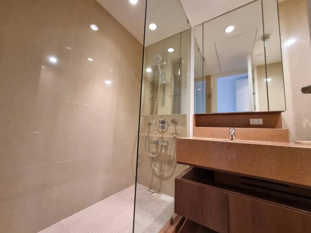 Property photos for 185 Rajadamri