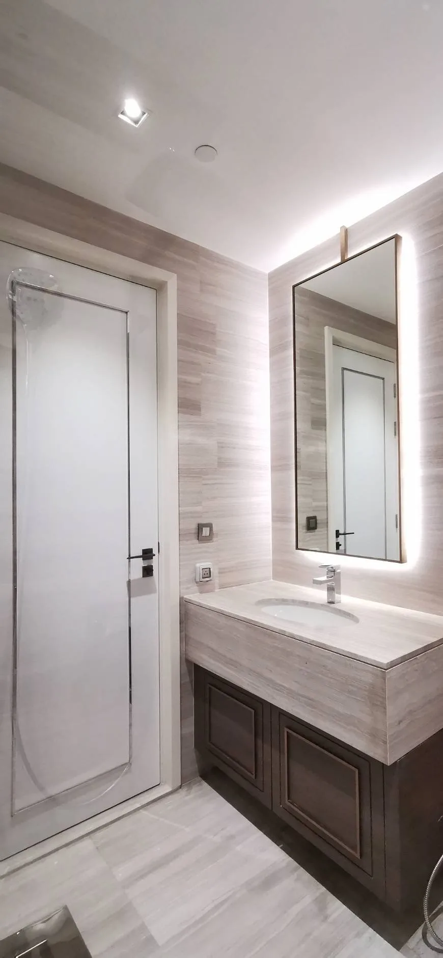 Property photos for The Diplomat 39
