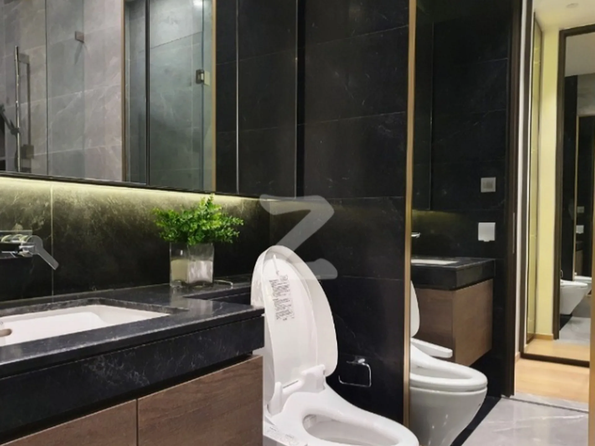 Property photos for 28 Chidlom