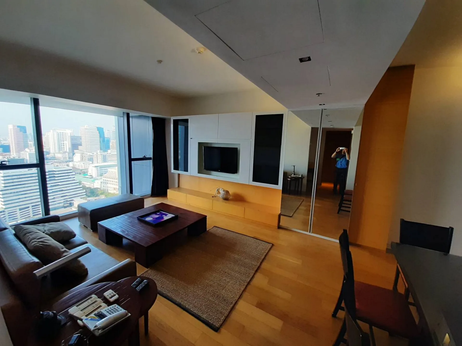 Property photos for The Met