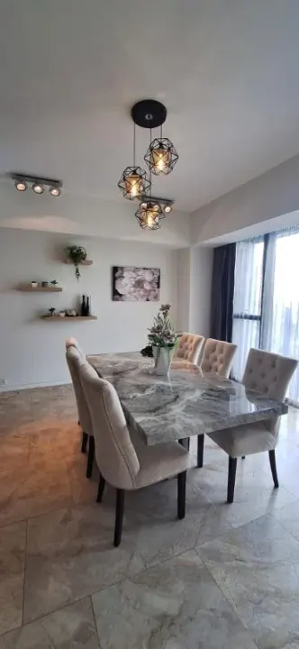 Property photos for The Met