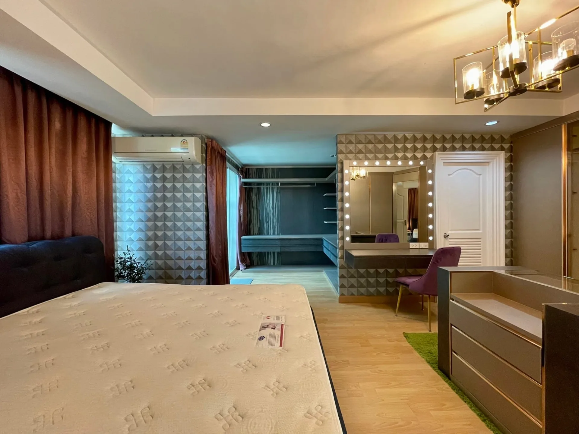 Property photos for Symphony Sukhumvit