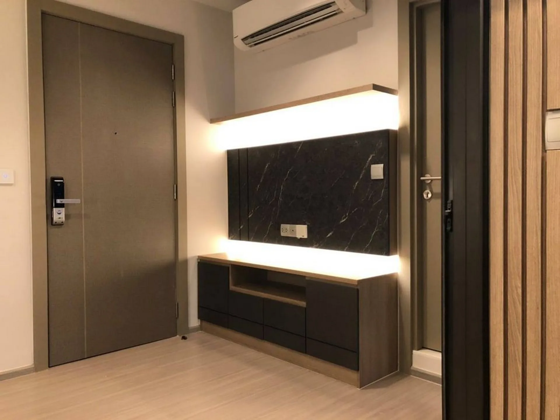 Property photos for LIFE Asoke - Rama 9