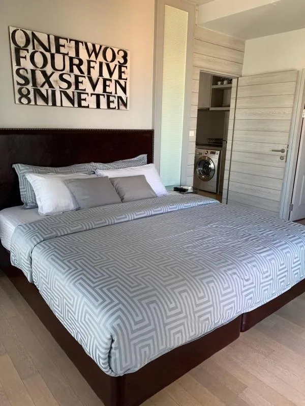 Property photos for Noble Refine