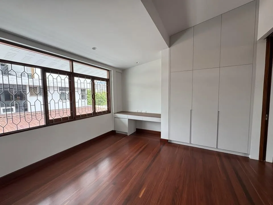 Property photos for Single House Ekk. 6