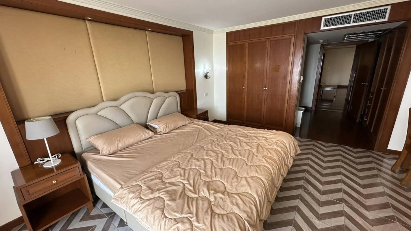 Property photos for State Tower