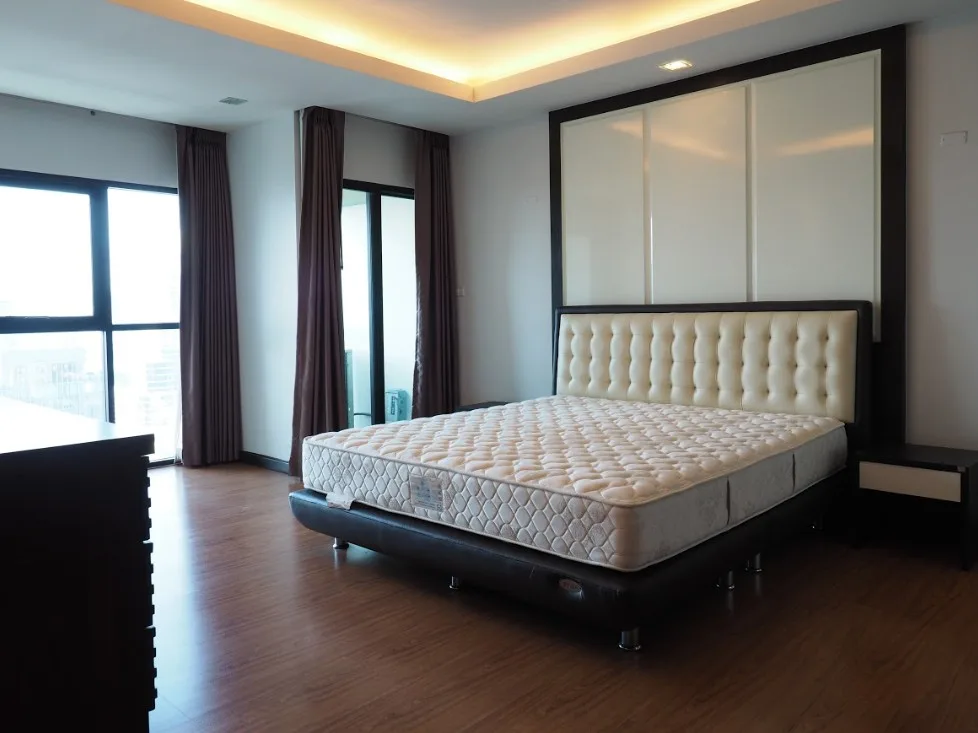 Property photos for Sathorn Gardens