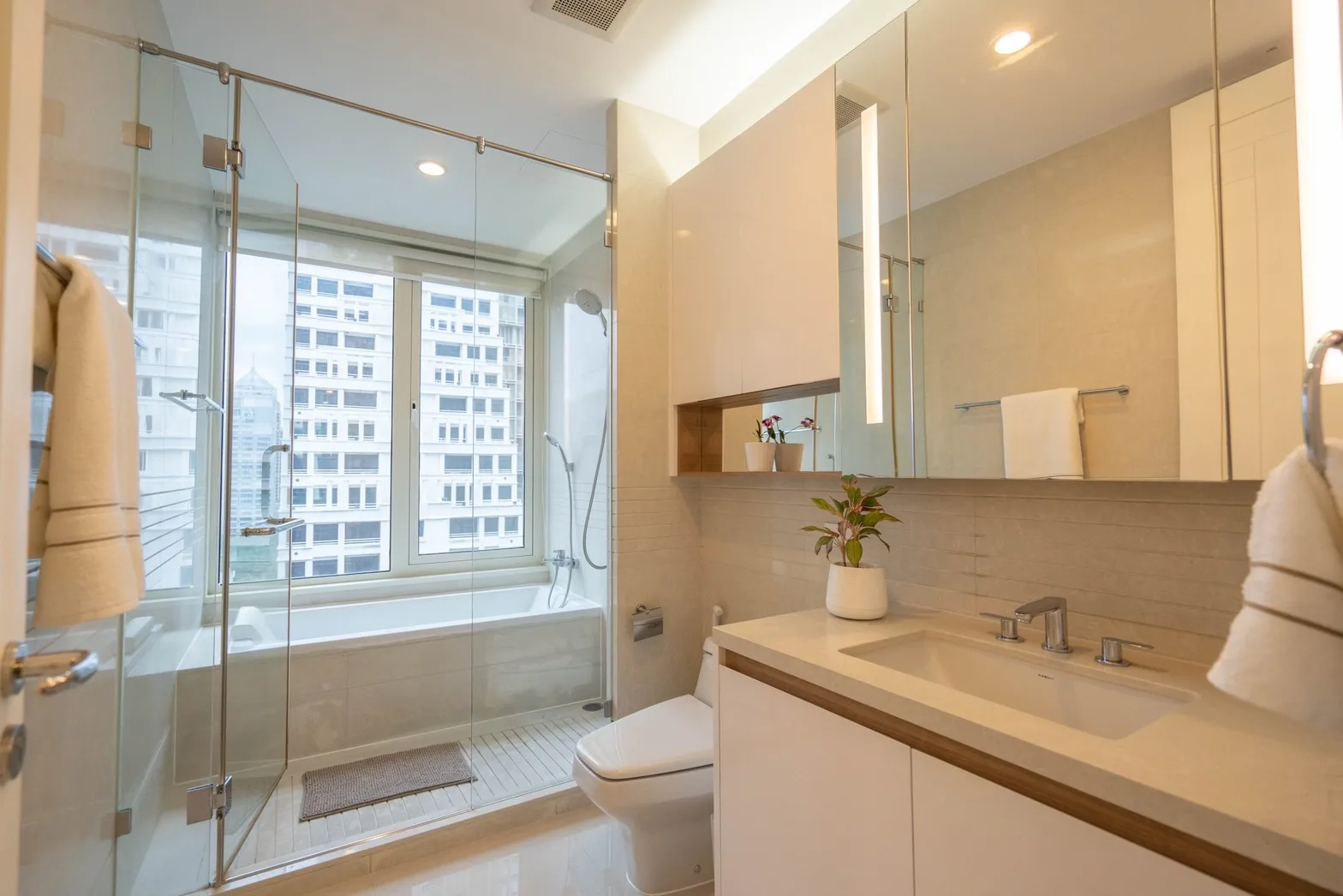 Property photos for Q Langsuan