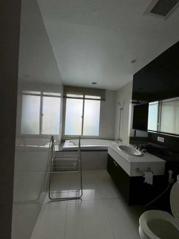 Property photos for The Address Chidlom