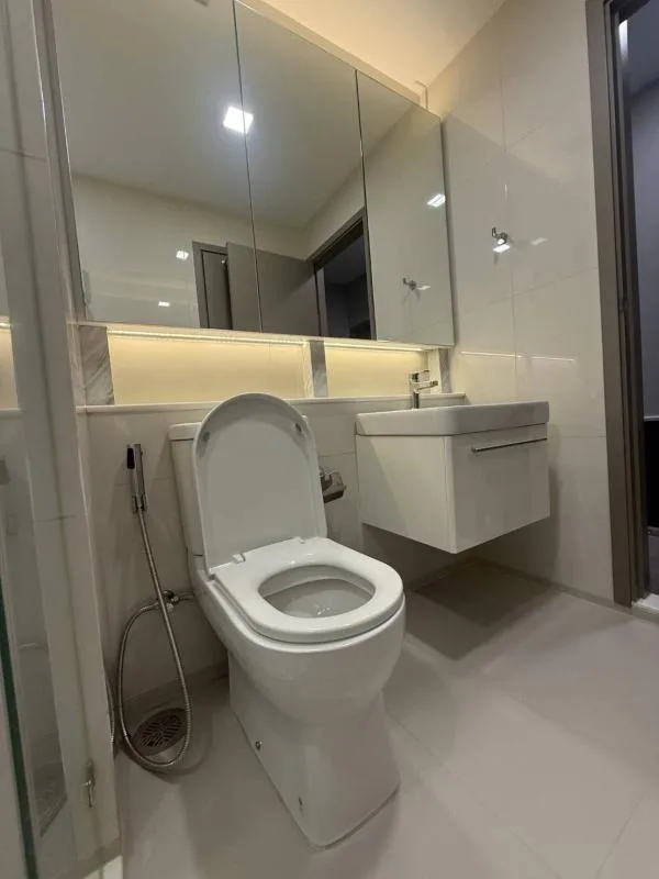 Property photos for Life Asoke Hype