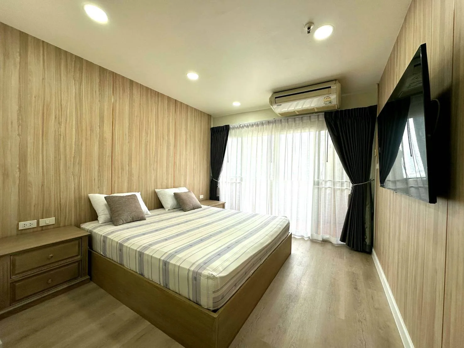Property photos for Fifty Fifth Tower