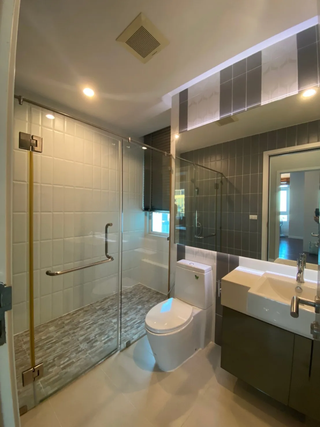 Property photos for Circle Condominium
