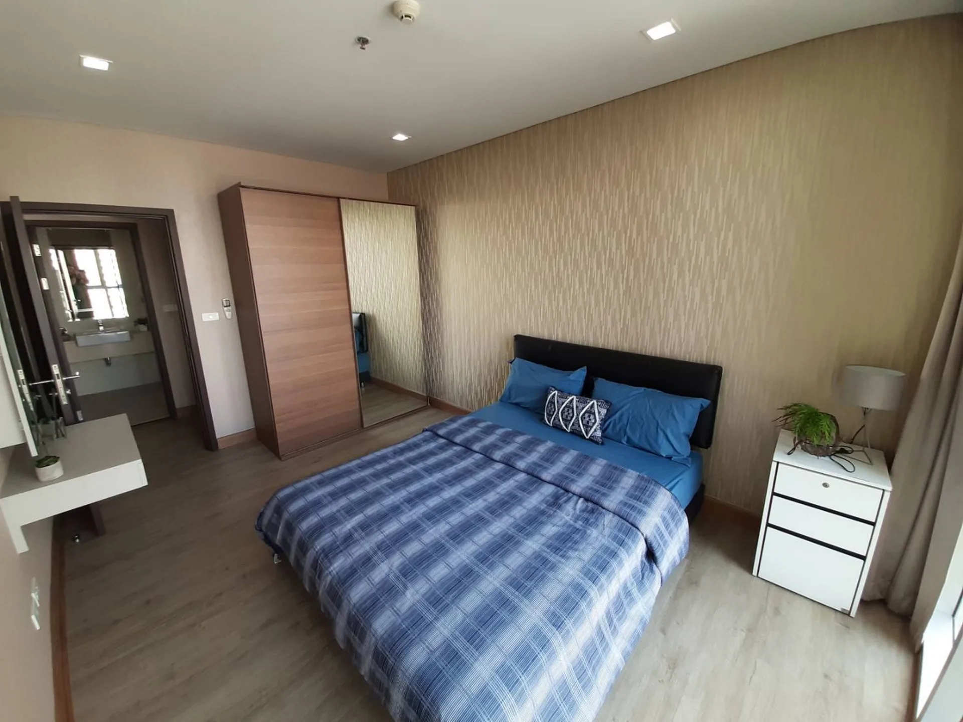Property photos for Le Luk