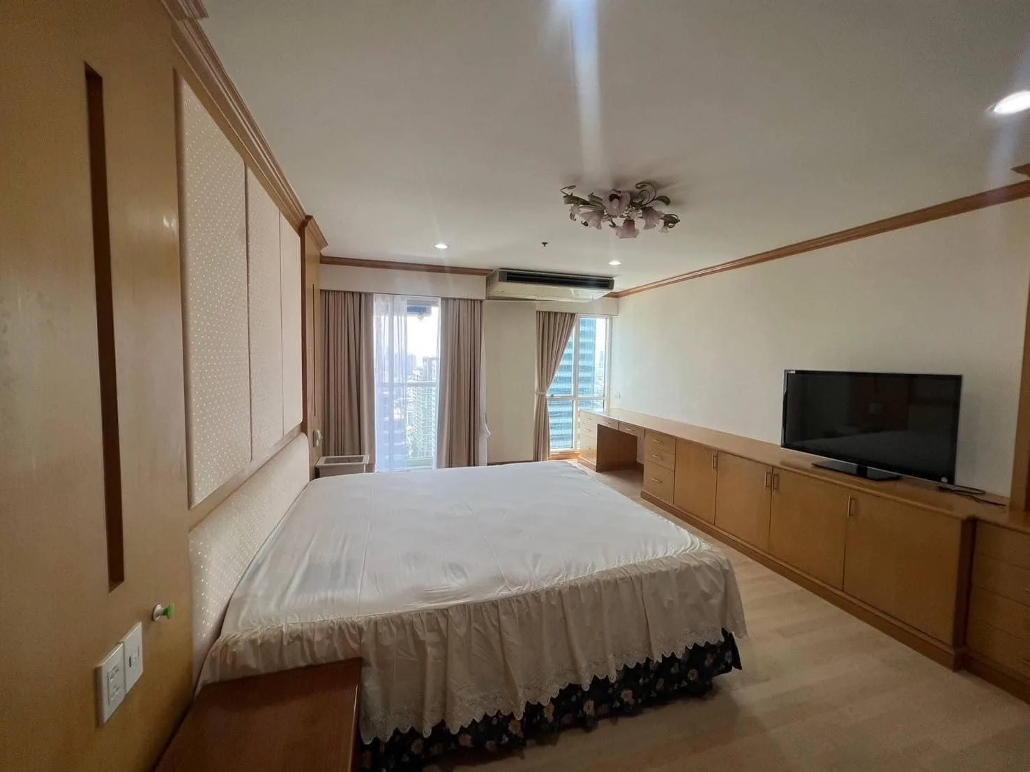 Property photos for Silom Suite
